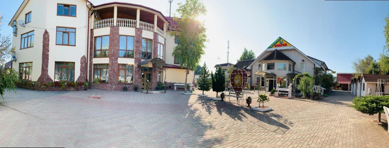 Hotel Pid Yavorom Drogomirchany Exterior foto