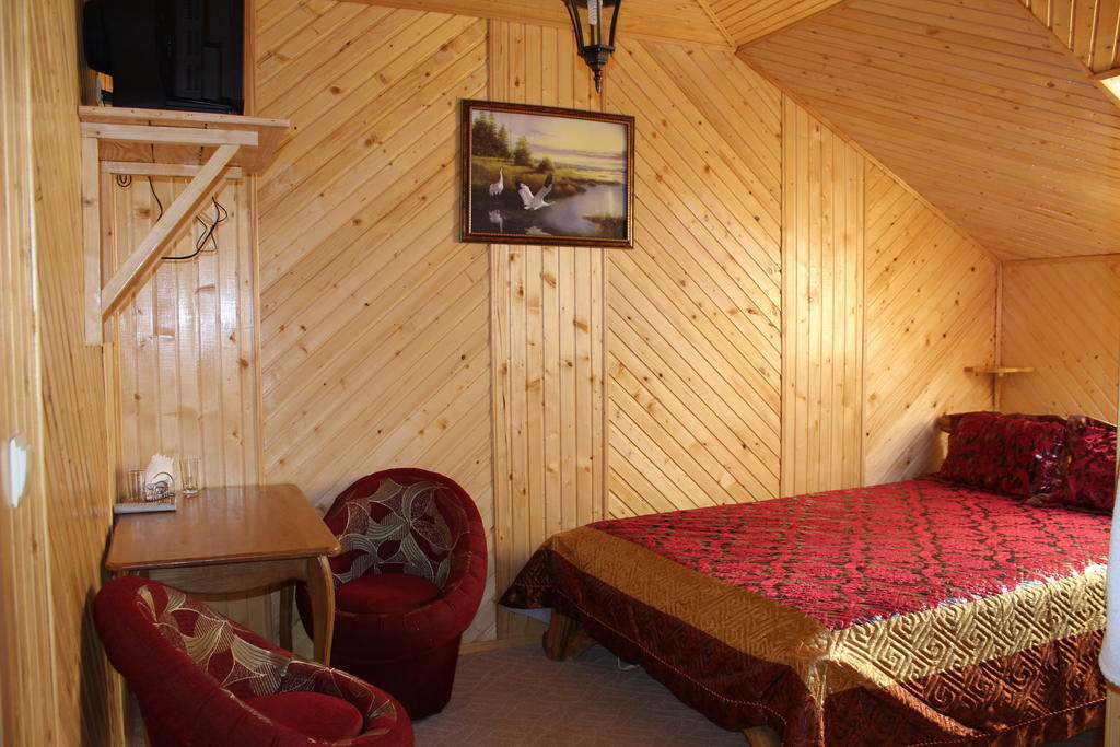 Hotel Pid Yavorom Drogomirchany Habitación foto