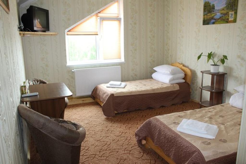Hotel Pid Yavorom Drogomirchany Habitación foto